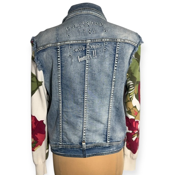 Desigual embellished embroidered patched jean jacket rare 2016 runway piece Sm - Picture 7 of 14